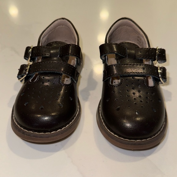 Brown t-strap Mary Janes by Footmates - Picture 1 of 4